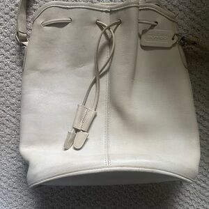 Vintage Coach Off-White Leather Shoulder Bag